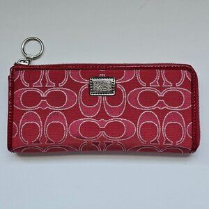Coach Poppy Signature Wallet EUC!!🧁❤️